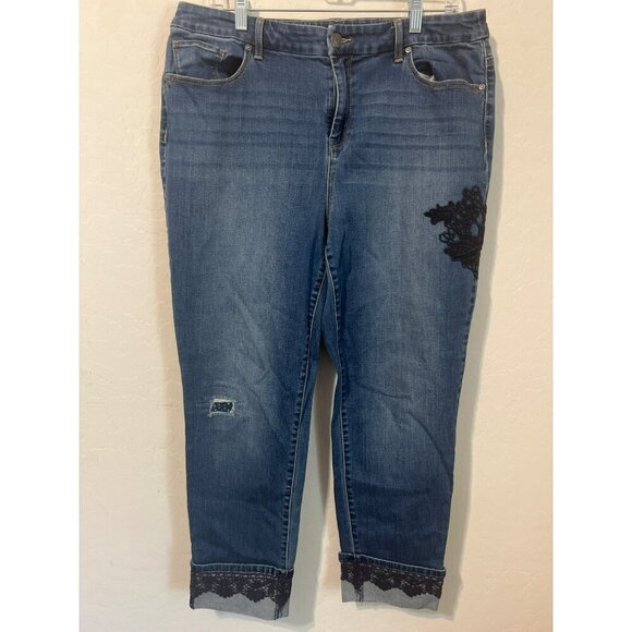 Chico's Platinum Sz 2 (US 12 L) Lace Applique Roll Cuff Crop Jeans Boho - Picture 2 of 11
